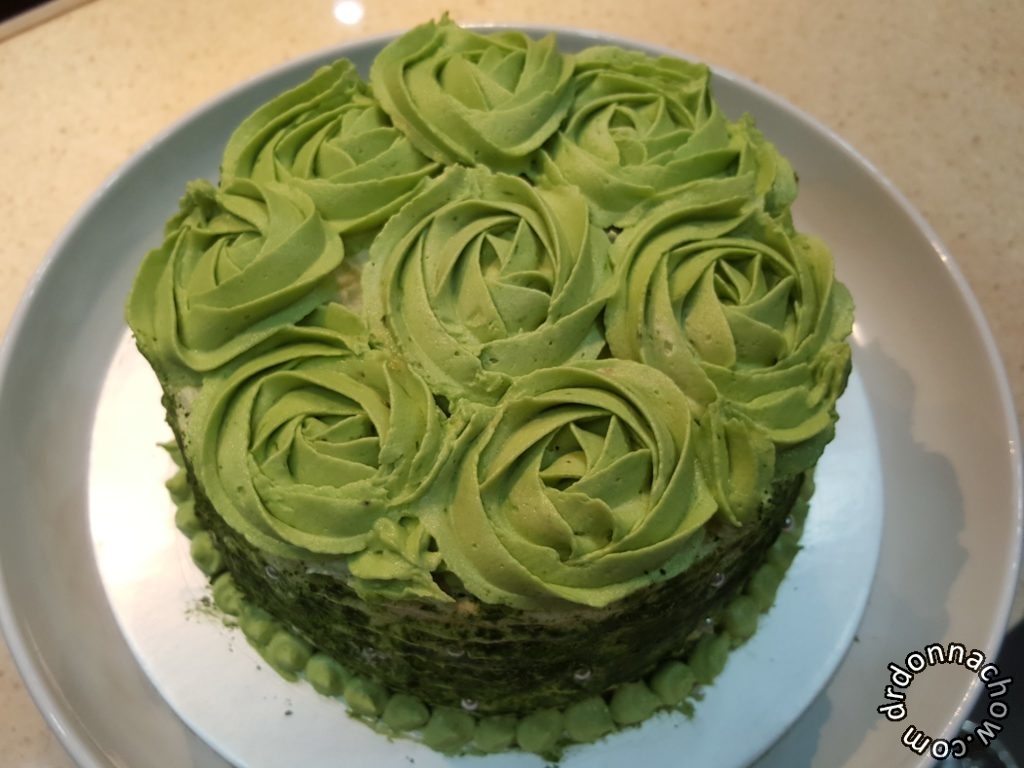 Green tea rosette sponge cake